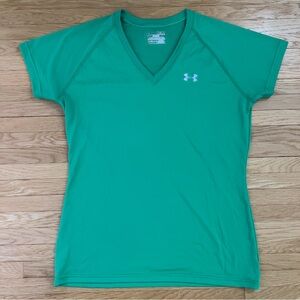 Under Armour Semi Fitted Woman’s V Neck T Shirt, Medium, Kelly Green, Athleisure
